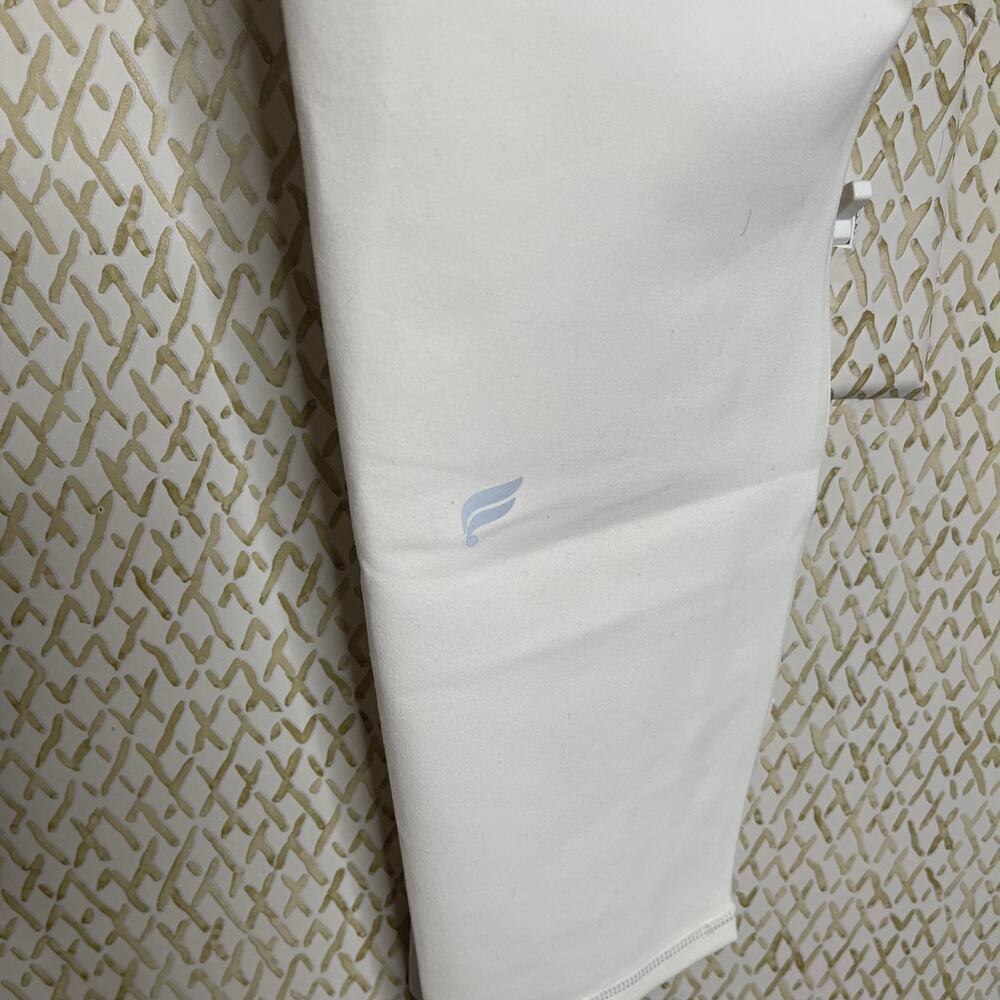 Fabletics Power Hold Egret/Gold White Boost Crop Leggings Size 2XL - Picture 5 of 10